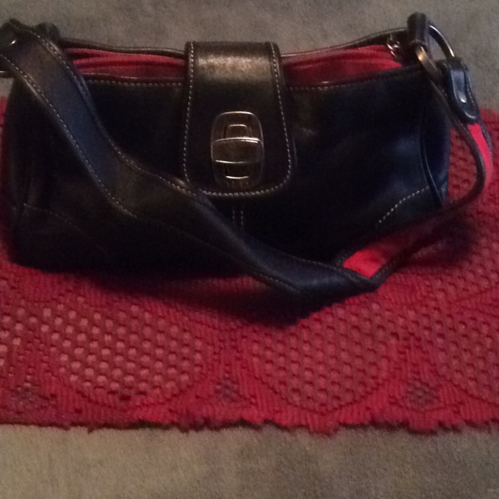 The Sak Leather👜 Handbag.
